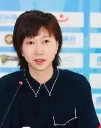 乐鱼网页版-赖亚文后谁执掌排管中心？她打造国际俱乐部，或能助女排走出困境