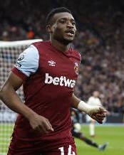 记者：热刺引援首要目标是库杜斯，此前5000万镑报价被拒