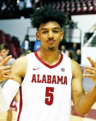 乐鱼网页版-美记：太阳已裁掉沙克尔福德 球队获得后者G联盟参赛资格