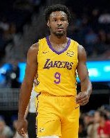 可圈可点！布朗尼半场10分钟4中2高效贡献8分1助 罚球4中3