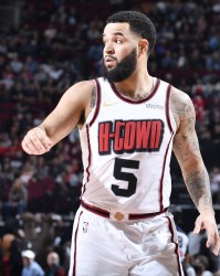 范弗里特：我从不去想交易截止日 你无法控制那些 担心也没用